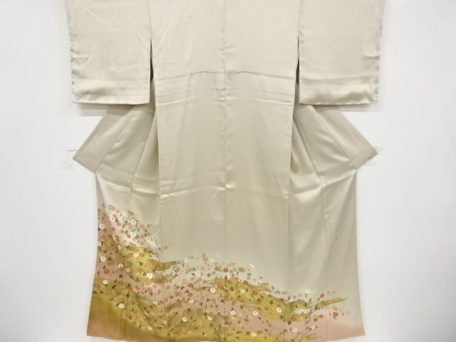リサイクル　作家物　金彩霞に菊模様五つ紋色留袖